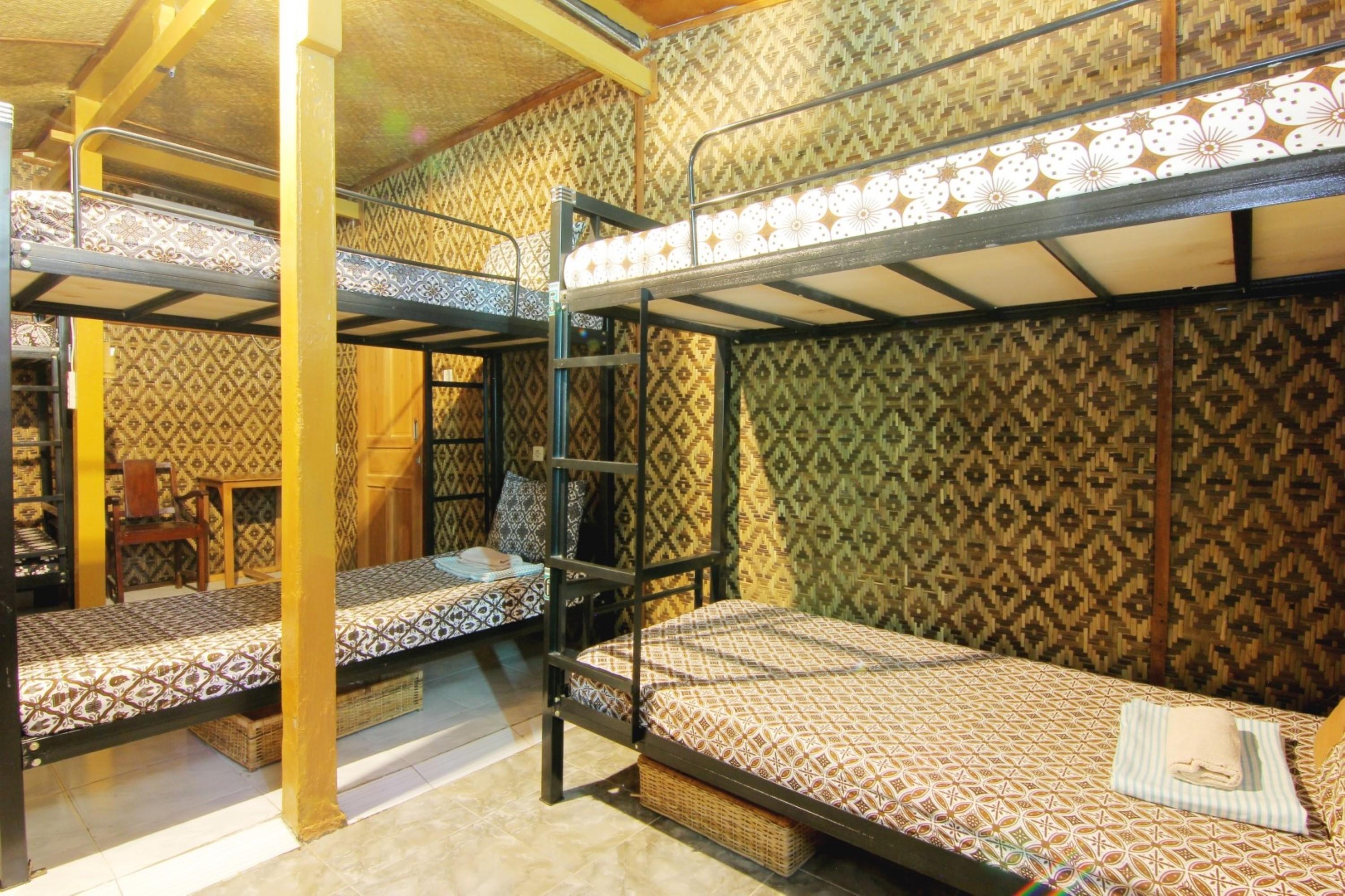 Bilik Bamboo Hostel Джок'якарта Екстер'єр фото